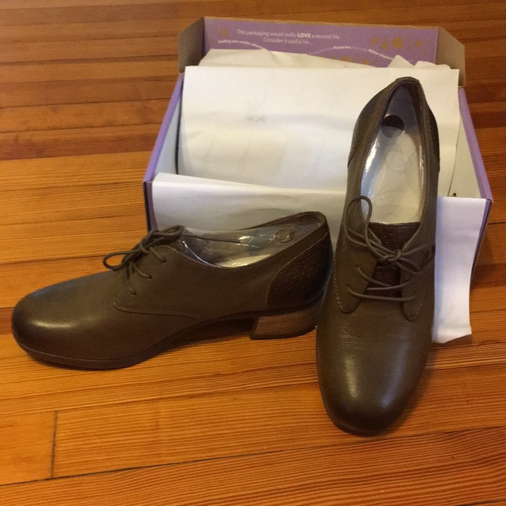 NWT dansko shoes size 10